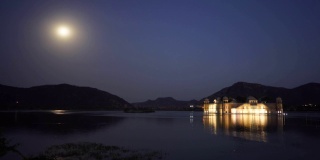斋浦尔宫的满月夜景