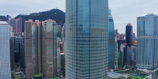 2019年7月15日，香港，香港，国际金融中心购物中心附近繁忙的街道