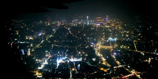 透过飞机窗口看广州夜
