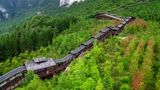 中国湖北恩施大峡谷景区自动扶梯景观。视频素材模板下载
