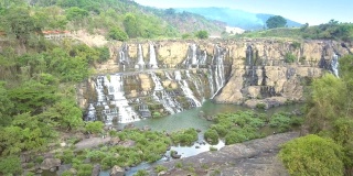 越南中部高原和Pongour瀑布