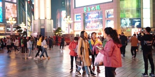 重庆购物街的慢镜头行人