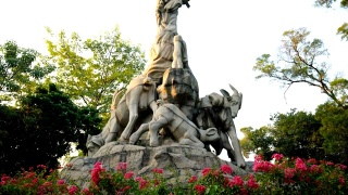 广州越秀公园的五只山羊雕像视频素材模板下载