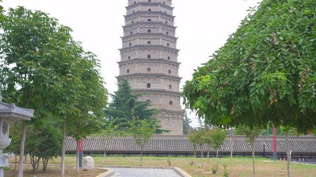 中国古代佛教名刹法门寺，位于阜丰县法门镇。
