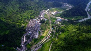 峡谷村庄鸟瞰图，湖南，中国。视频素材模板下载