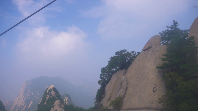 道教神山华山和缆车，是中国最受欢迎的旅游胜地
