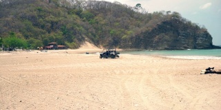 度假期间沙滩沙滩车