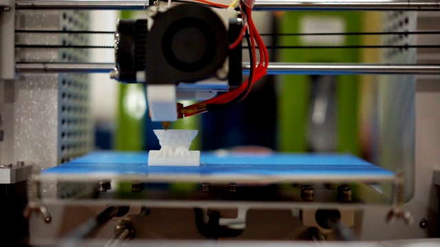 3D打印机的原理，打印喷射机创造物体，廉价制造