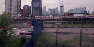 伦敦2号火车窗外的风景