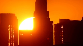 太阳从洛杉矶市中心后面升起视频素材模板下载