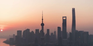 T/L ZO鸟瞰图上海地平线在日出/上海，中国