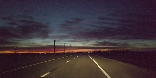 中西部平原，密苏里，堪萨斯和科罗拉多黄昏和夜间驾驶时间流逝视频系列