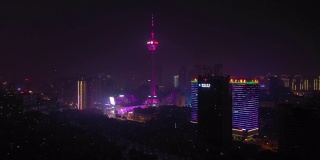 成都市夜景时间点亮了中国著名电视塔区4k航拍全景图