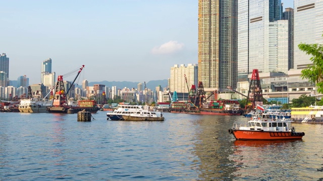 延时拍摄香港港口与中国香港货柜船