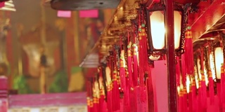 佛寺内的灯笼