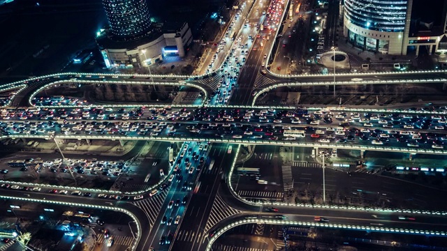 T/L ZI View of Overpass and City Traffic at Night /北京，中国