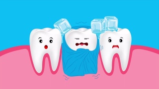 敏感牙齿。可爱的卡通牙齿角色与毛毯和冰动画。牙科保健的概念。视频素材模板下载