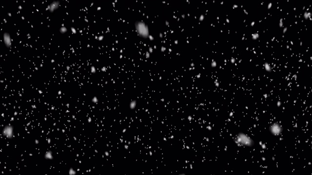 雪透明视频格式，下落真实的动画在黑色的背景在4K合成。慢动作，大和小的雪花，阿尔法通道，强烈，风暴(可循环)-股票视频
