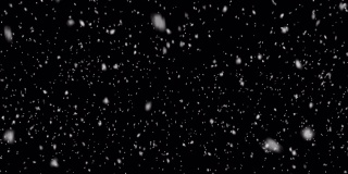 雪透明视频格式，下落真实的动画在黑色的背景在4K合成。慢动作，大和小的雪花，阿尔法通道，强烈，风暴(可循环)-股票视频