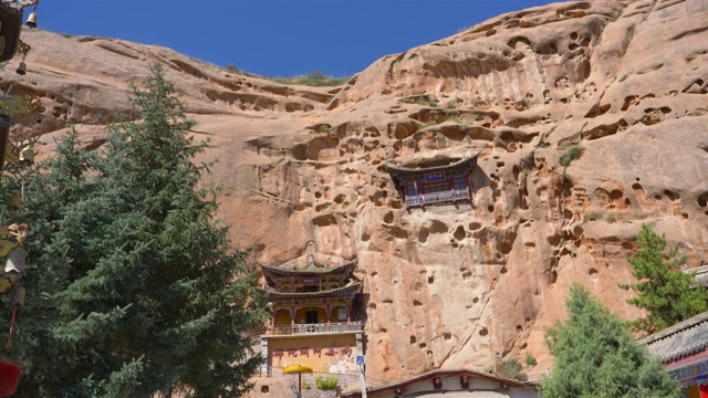 中国甘肃张掖的石窟马提寺景色优美。