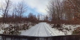 SUV travels in the winter Carpathians