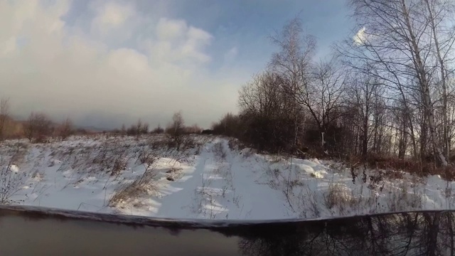 越野车在喀尔巴阡的冬季旅行