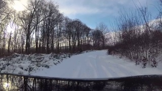 越野车在喀尔巴阡的冬季旅行视频素材模板下载