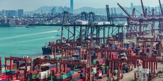 4K延时:码头商埠的集装箱货物仓库，工作吊车桥为企业物流、进出口、海运或运输卸箱。