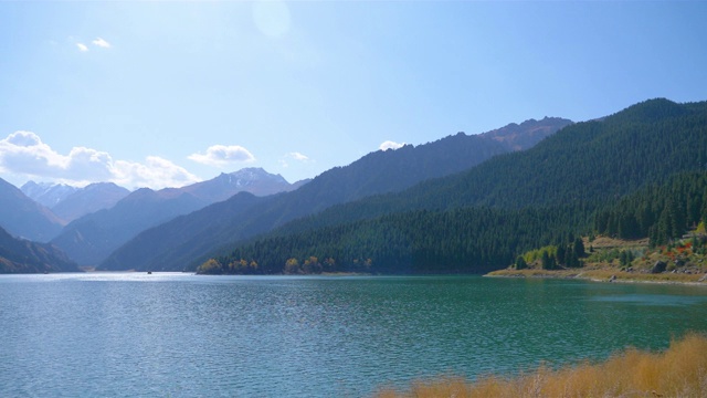 中国新疆天山天湖的自然景观。