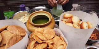 近距离拍摄的北印度次大陆流行的街头食物手持万向架在4k