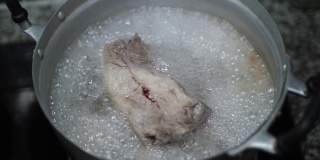 煮猪肉做泰国菜
