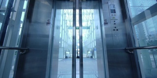 透明的电梯