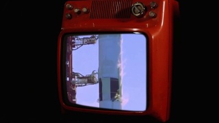 阿波罗11号土星五号火箭在红色复古电视上发射。公共领域。这段视频由美国宇航局提供。视频素材模板下载