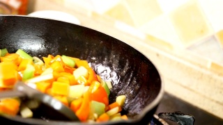 什锦蔬菜做饭视频素材模板下载