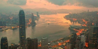 无人机拍摄的上午香港