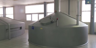 现代化工厂内部的冷却系统