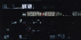 办公大楼外立面夜景