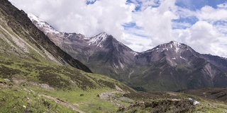 中国四川省四姑娘山国家公园海子谷四姑娘山地区山脉的自然TL景观