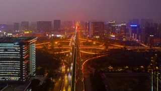 日落时间夜晚照亮成都城市中心交通街道道路航拍时间推移全景4k中国视频素材模板下载