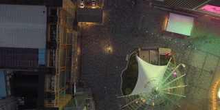 夜间时间南京市区著名的步行街广场高空俯视4k中国全景