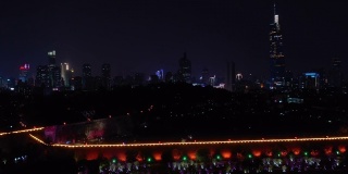 南京著名的湖滨夜景墙塔，观赏4k中国航拍全景