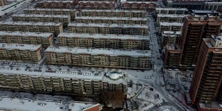 俯瞰雪后的住宅区