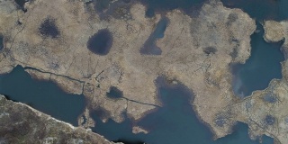 这个高原湖泊位于中国四川的长海子