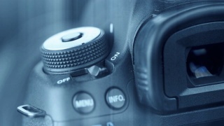 从不同角度拍摄单反相机的特写镜头视频素材模板下载