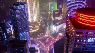 飞越南京市市中心夜光交通街道空中延时全景4k中国视频素材模板下载