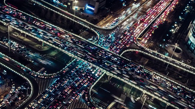 T/L ZI View of Overpass and City Traffic at Night /北京，中国