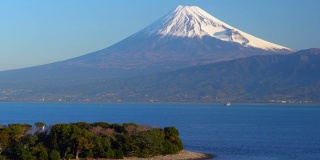 静冈县大崎市的富士山和大海
