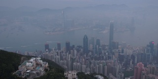 香港航拍v87环绕太平山顶飞行，视野朦胧