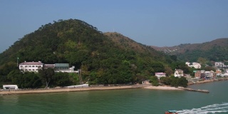 香港航拍v96在2/17号大澳渔村跟随旅游船低空飞行