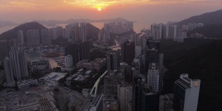香港航拍v156在日落时飞越黄竹坑向香港仔方向